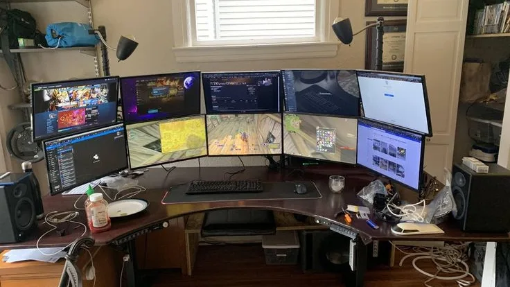 a photo of a u-shaped gaming desk