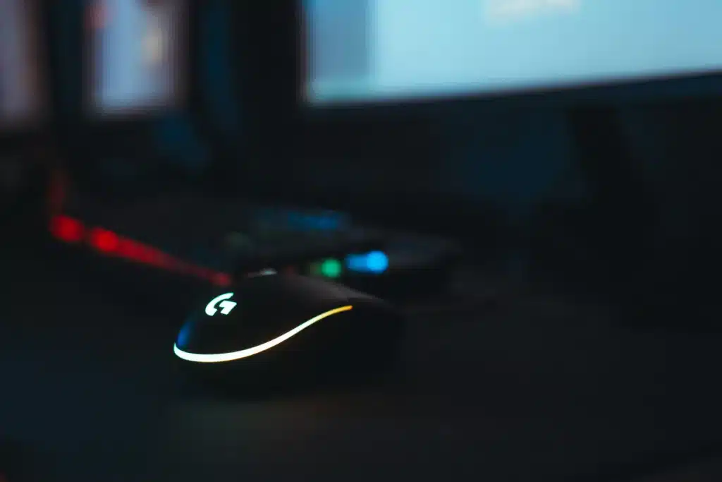 a photo of a gaming mouse